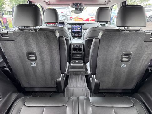 Used 2024 Jeep Grand Cherokee L Limited image 25