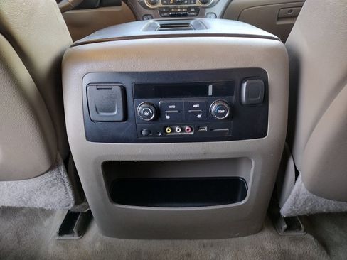 Used 2016 Chevrolet Suburban LTZ image 12
