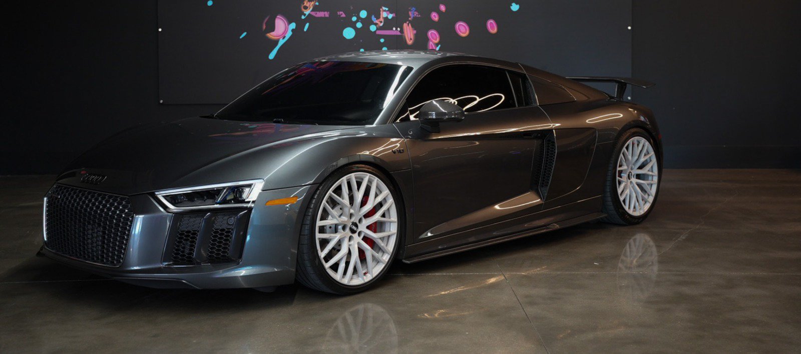 Used 2018 Audi R8 V10 w/ Carbon Exterior Package AWD/4WD image 2