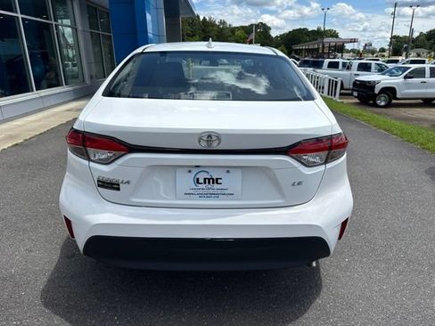 Used 2024 Toyota Corolla LE FWD image 5