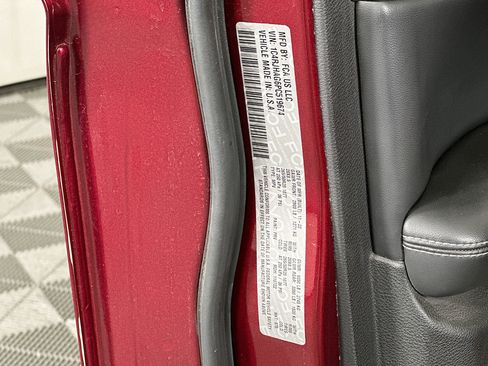 Used 2023 Jeep Grand Cherokee Altitude image 12