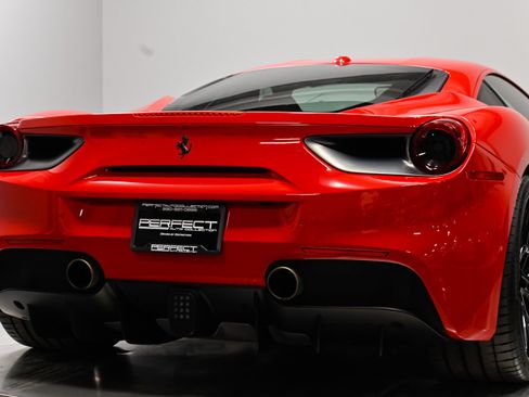 Used 2018 Ferrari 488 GTB RWD image 49