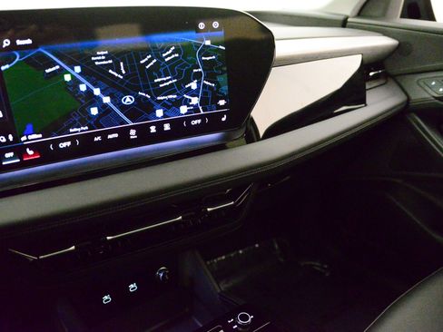 Certified 2025 Audi Q6 e-tron Premium w/ Convenience Package image 26