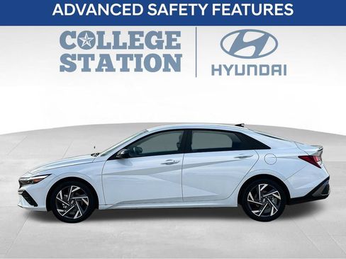 Used 2025 Hyundai Elantra Sport w/ Cargo Package FWD image 7