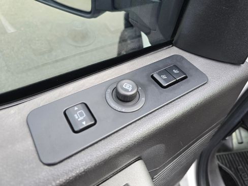 Used 2011 Ford F350 Lariat w/ Chrome Pkg image 28