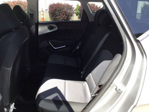Used 2024 Kia Soul LX FWD image 12