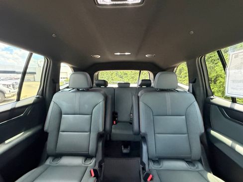 Used 2024 GMC Acadia AT4 w/ Luxury Package AWD/4WD image 3