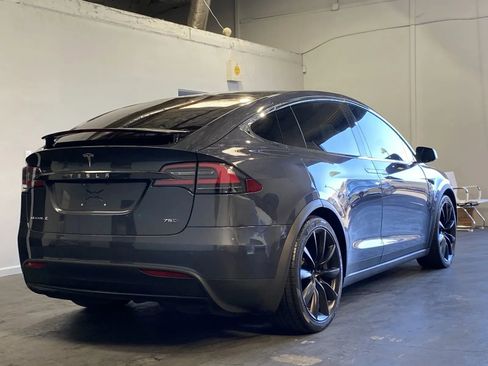 Used 2017 Tesla Model X 75D image 4