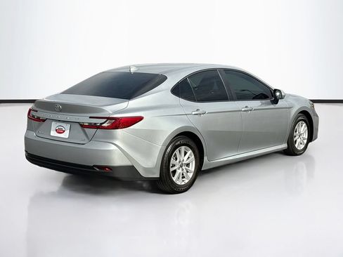 Used 2026 Toyota Camry LE FWD image 5