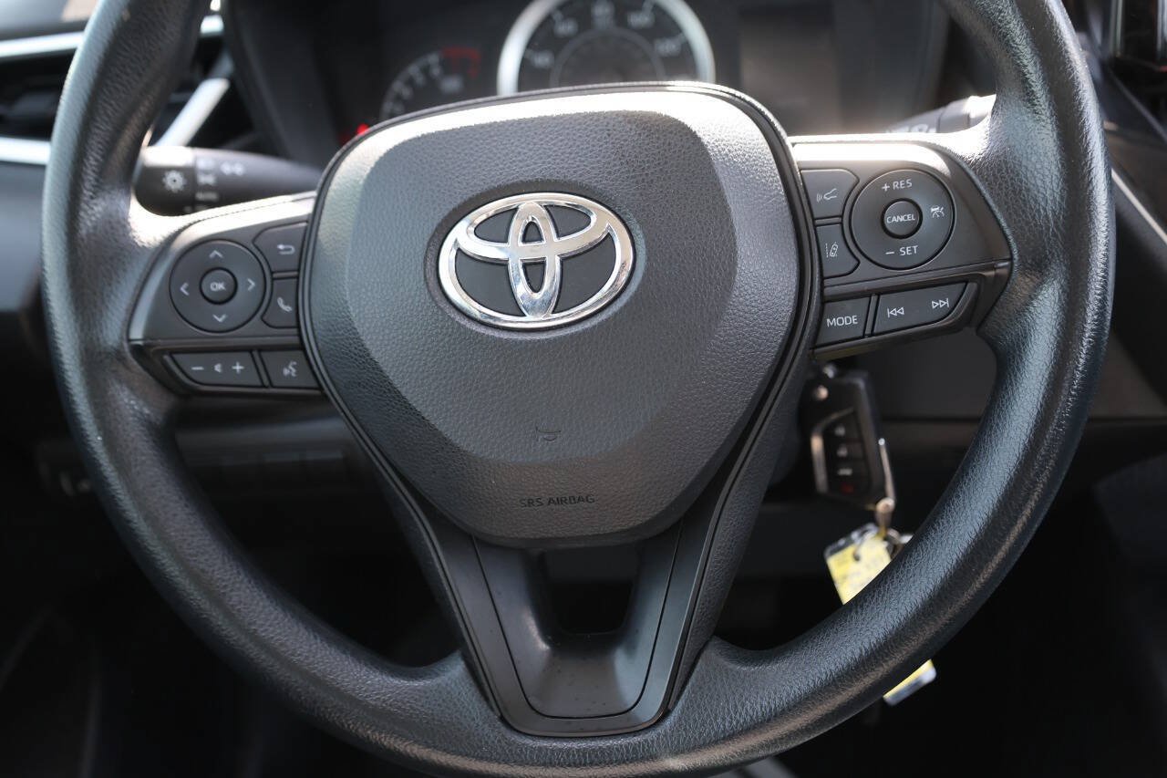 Used 2022 Toyota Corolla LE FWD image 18