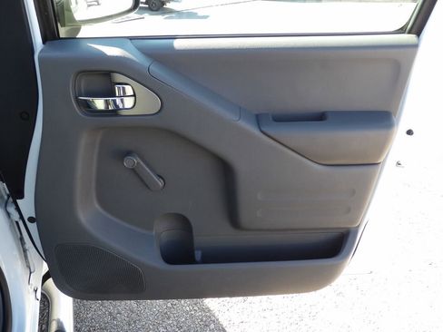 Used 2018 Nissan Frontier S image 33