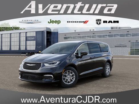 New 2025 Chrysler Pacifica Select w/ Uconnect Theater Family Group FWD image 1