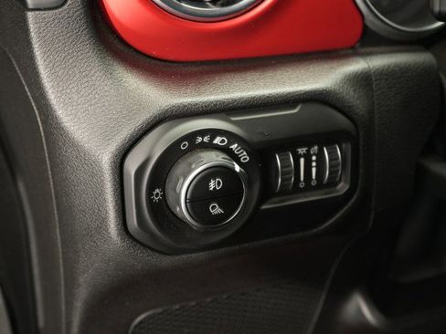 Used 2021 Jeep Gladiator Rubicon AWD/4WD image 42