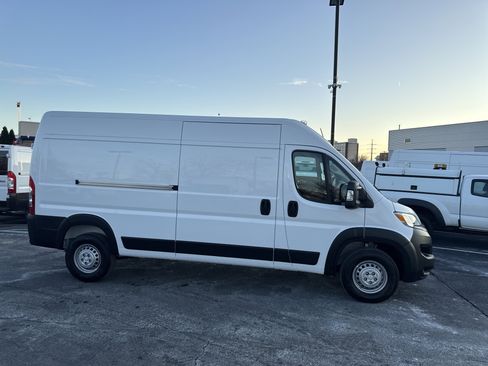 Used 2024 RAM ProMaster 2500 image 4
