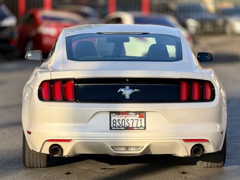 Used 2017 Ford Mustang Coupe RWD image 7