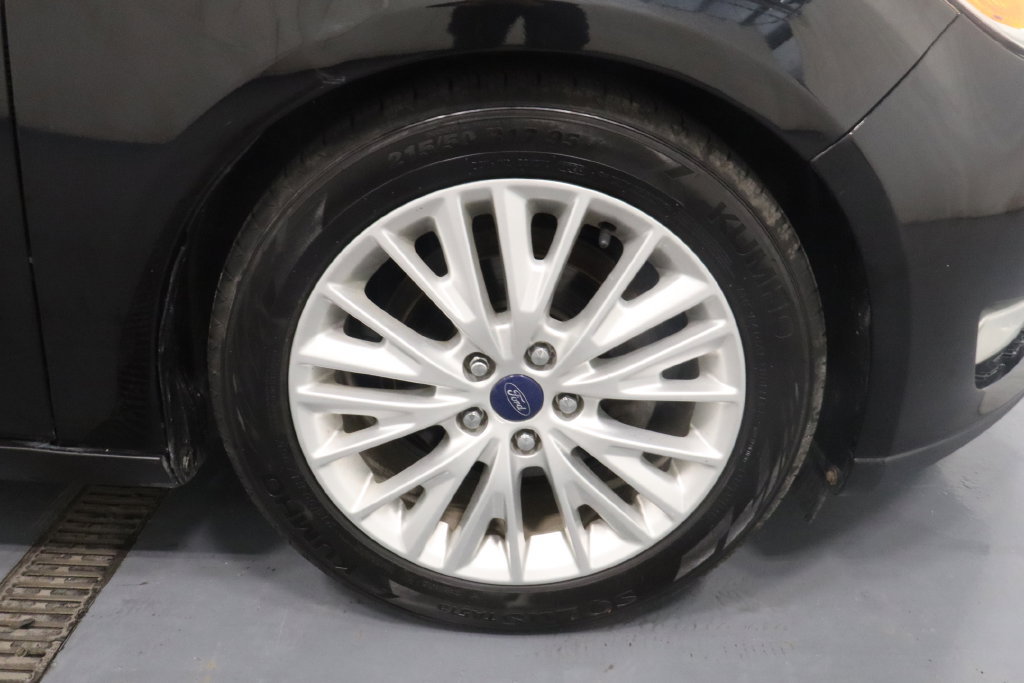 Used 2015 Ford Focus Titanium FWD image 27
