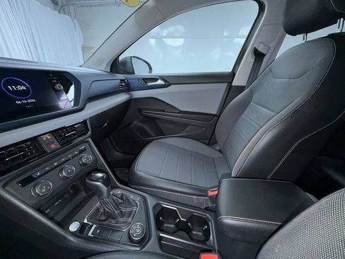 Used 2022 Volkswagen Taos SE w/ Panoramic Sunroof Package AWD/4WD image 23