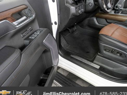 Used 2023 Chevrolet Silverado 1500 High Country w/ High Country Premium Package AWD/4WD image 8