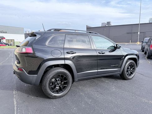 Used 2022 Jeep Cherokee Trailhawk w/ Sun, Sound & Nav Group AWD/4WD image 5