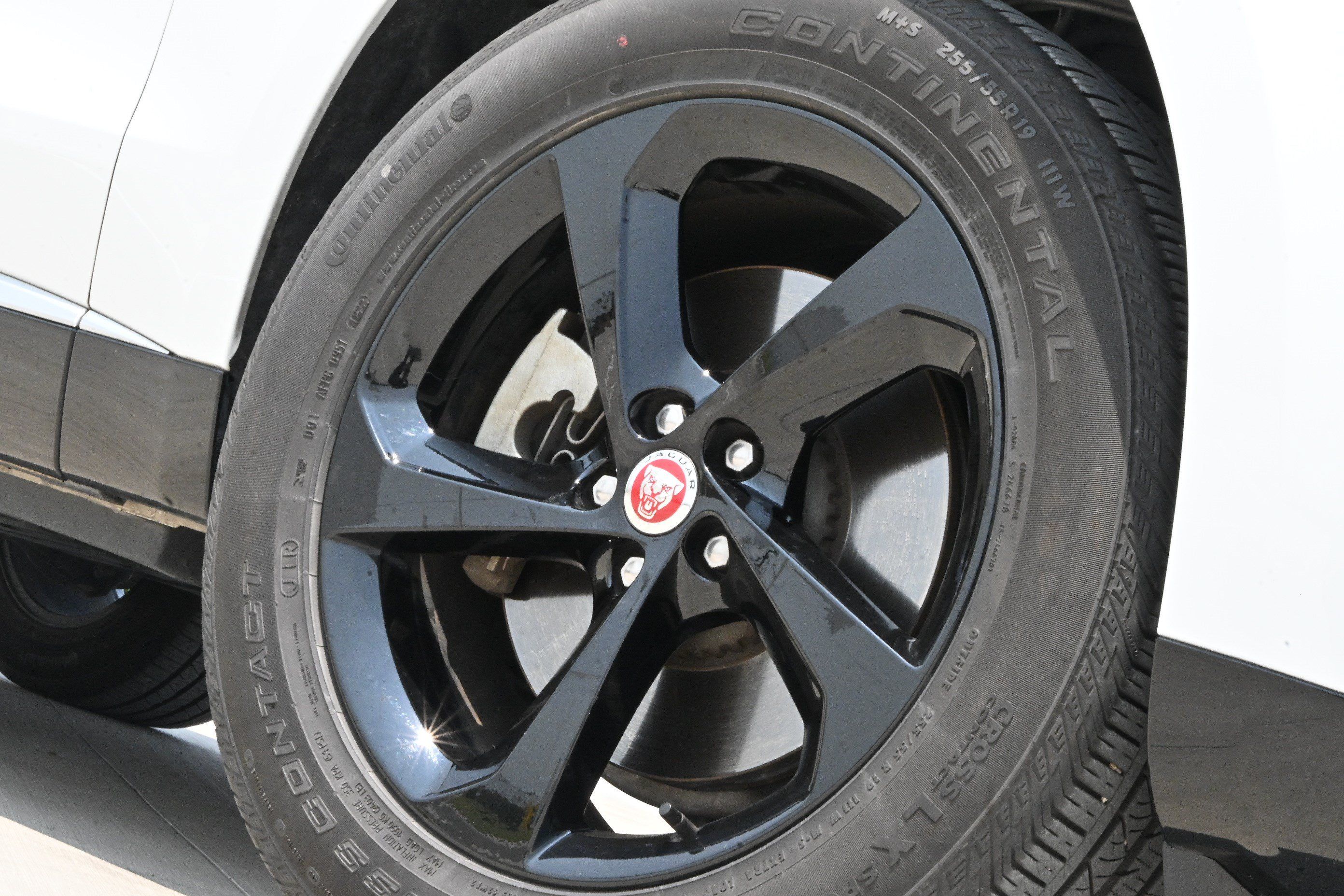 Used 2022 Jaguar F-PACE AWD/4WD image 11