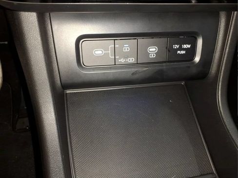 Certified 2025 Hyundai Tucson Limited AWD/4WD image 25