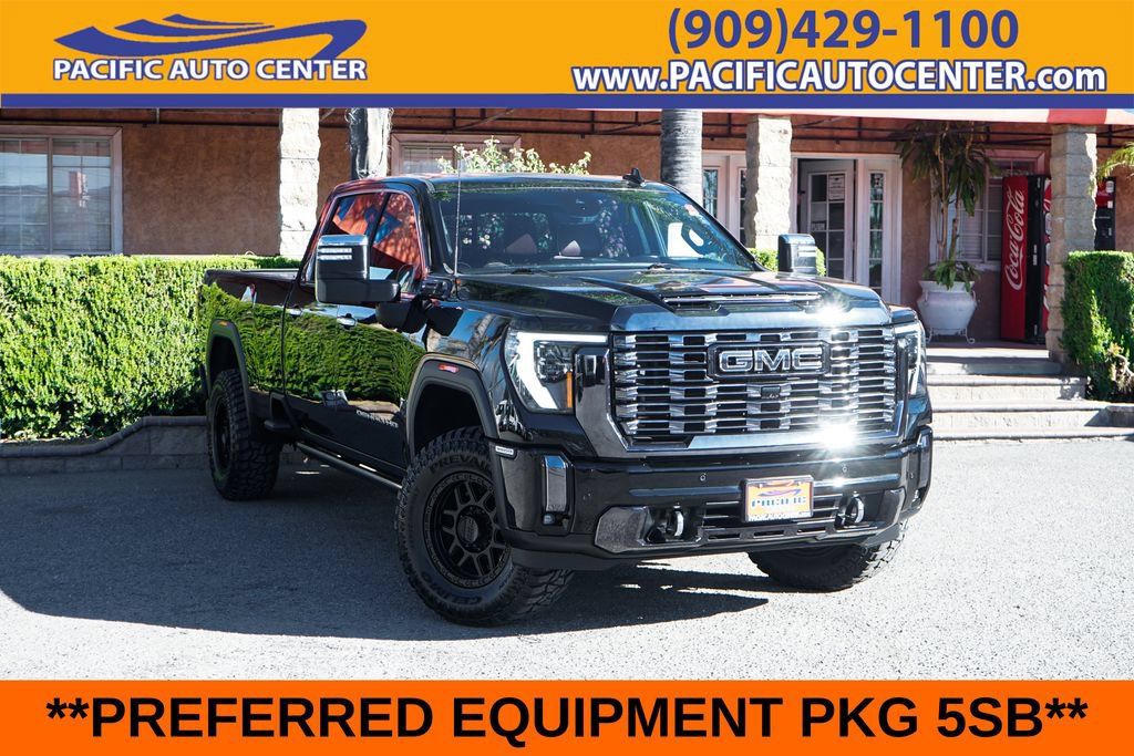 Used 2024 GMC Sierra 3500 Denali Ultimate AWD/4WD image 1