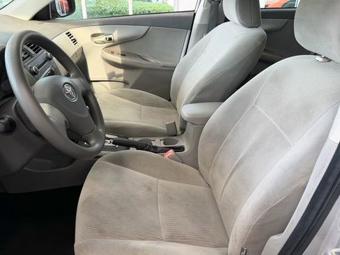 Used 2010 Toyota Corolla LE FWD image 5