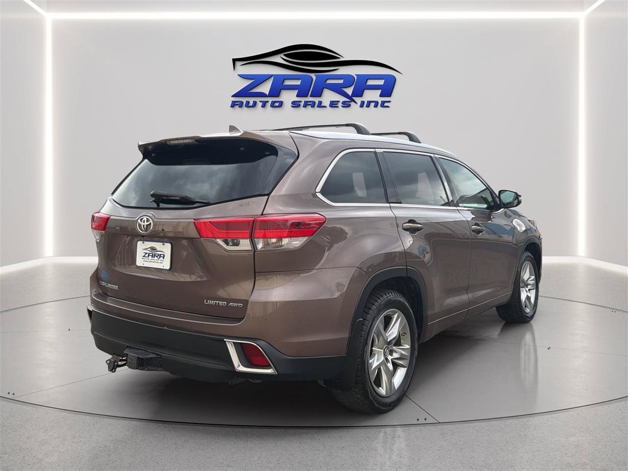 Used 2017 Toyota Highlander AWD V6 image 8