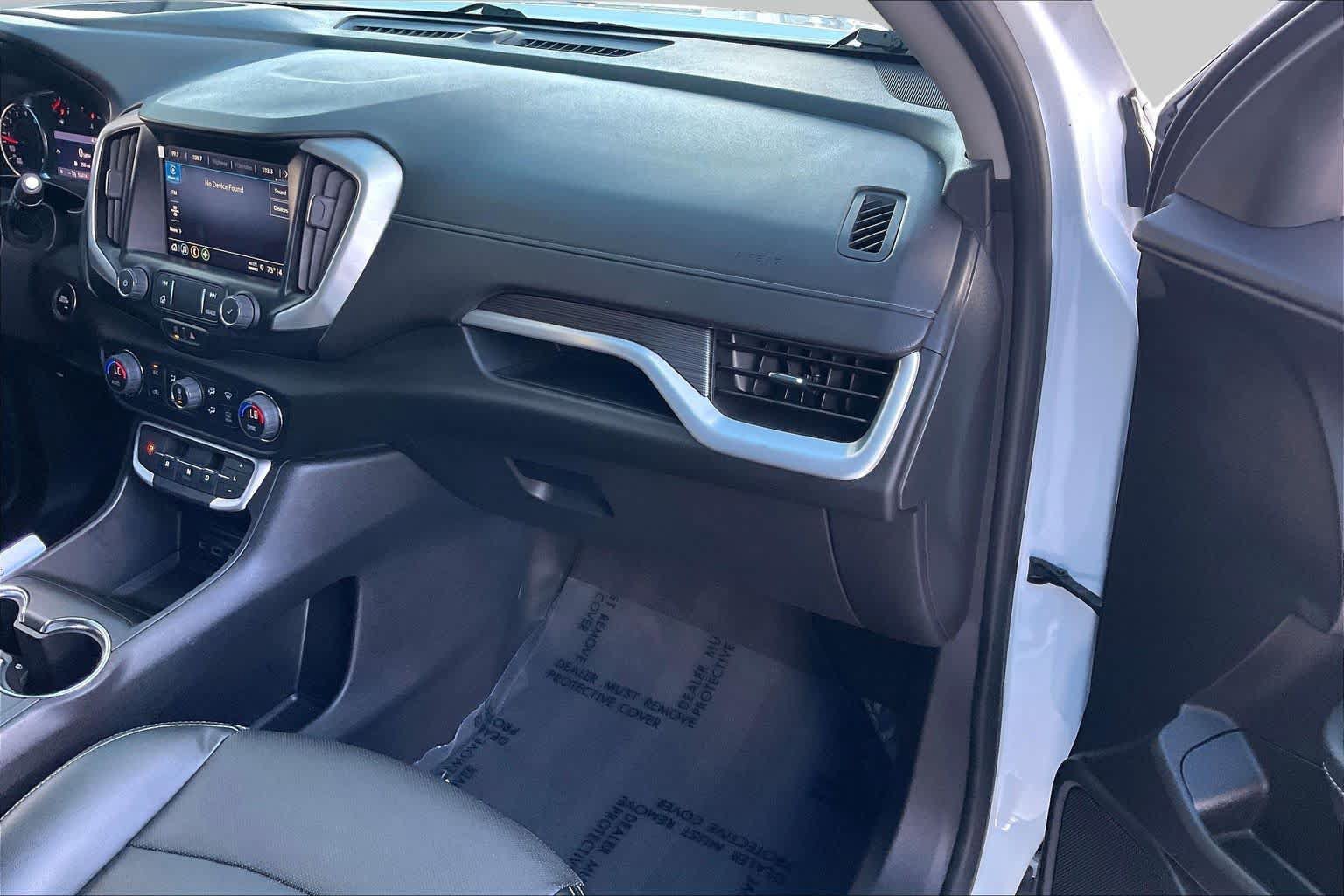 Used 2022 GMC Terrain SLT w/ Tech Package FWD image 19
