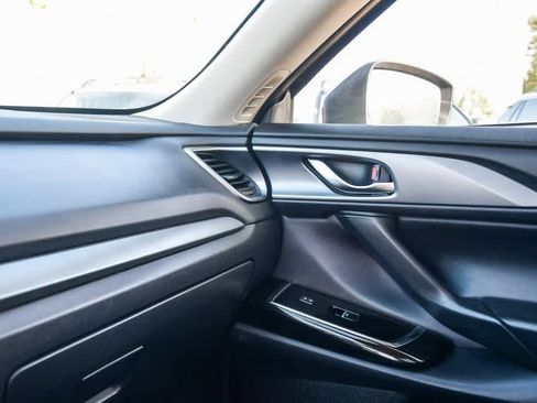 Used 2023 MAZDA CX-9 Touring image 25