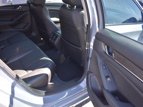 Used 2022 Honda Accord Touring image 16