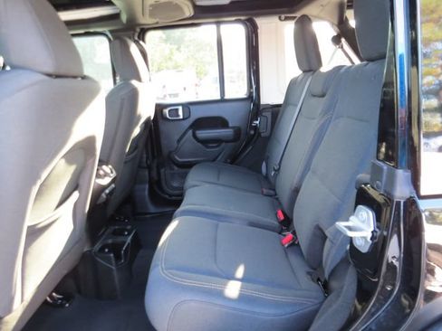 Used 2025 Jeep Wrangler Unlimited Sport AWD/4WD image 6
