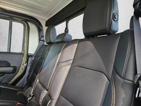 New 2026 Jeep Gladiator Sport AWD/4WD image 15