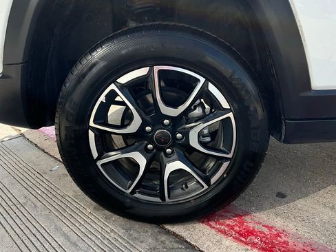 Used 2025 Jeep Compass Trailhawk w/ Trailer Tow Group image 9