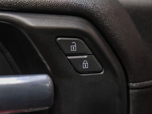 Used 2021 Chevrolet Silverado 1500 LT Trail Boss w/ Convenience Package II AWD/4WD image 43