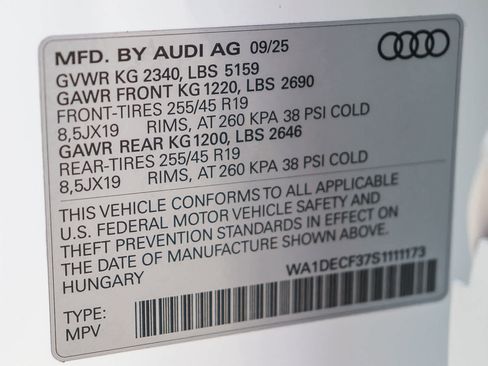 New 2025 Audi Q3 2.0T Premium image 40
