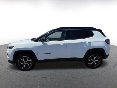 Used 2025 Jeep Compass Limited AWD/4WD image 9
