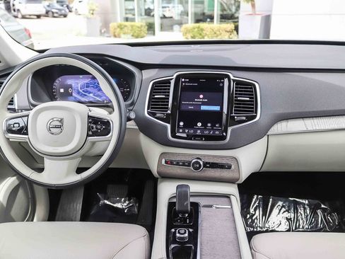 Used 2024 Volvo XC90 T8 Plus w/ Protection Package Premier AWD/4WD image 14