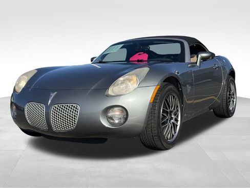 Used 2007 Pontiac Solstice Convertible w/ Premium Package image 3
