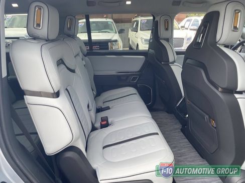 Used 2024 Rivian R1S Adventure AWD/4WD image 12