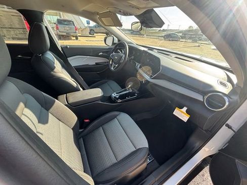 New 2026 Chevrolet Trax LT w/ Driver Confidence Package image 13