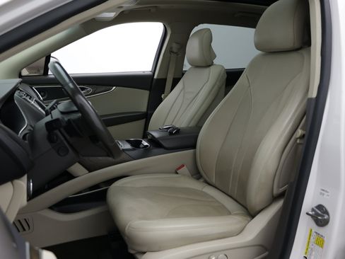 Used 2019 Lincoln Nautilus Reserve FWD image 18
