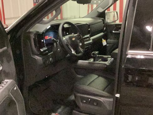 New 2026 Chevrolet Silverado 1500 LTZ w/ LTZ Premium Package image 9