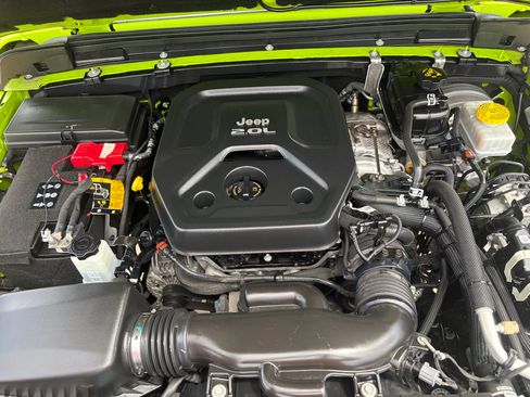Used 2021 Jeep Wrangler Sport AWD/4WD image 29
