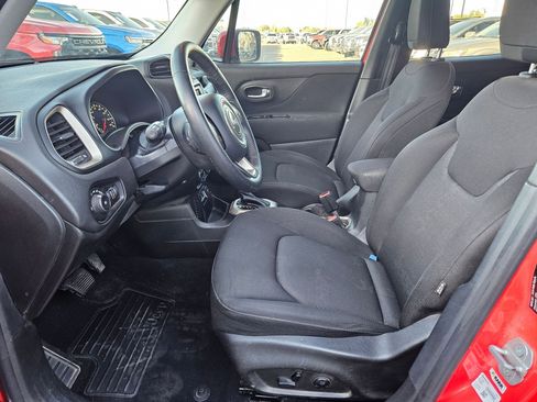 Used 2016 Jeep Renegade Latitude w/ Popular Equipment Group image 16