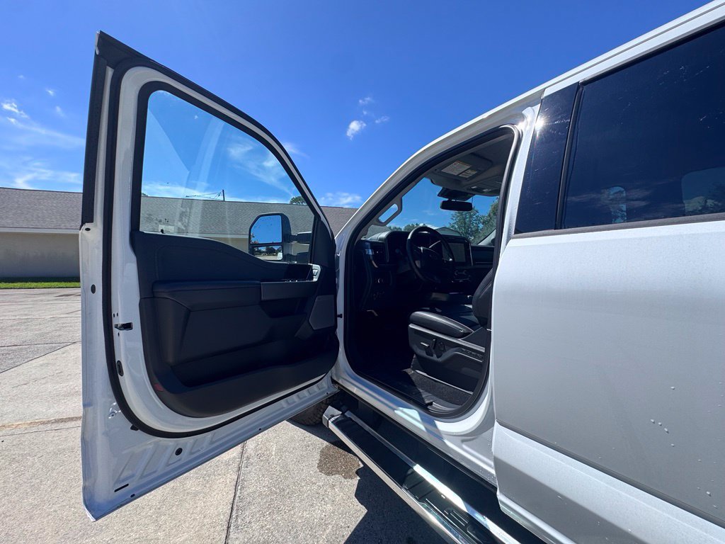 Used 2026 Ford F250 Lariat AWD/4WD image 11