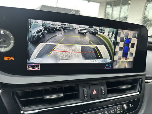 Used 2022 Lexus ES 350 Ultra Luxury image 18