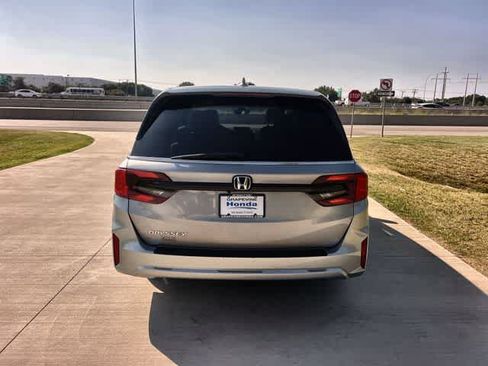 Used 2025 Honda Odyssey EX-L image 6