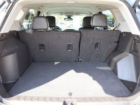 Used 2024 GMC Terrain SLT image 25