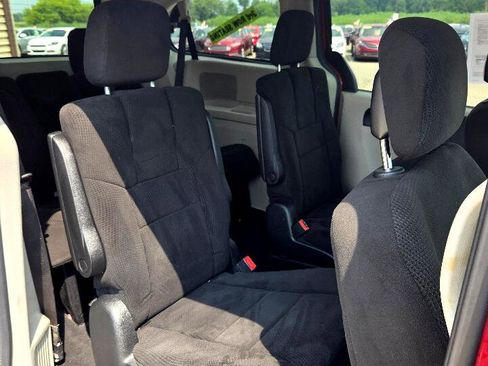 Used 2013 Dodge Grand Caravan SXT image 12